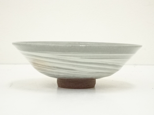 Ｓ６１２　水指　『三嶋芋頭水指』『開田開山造』『礼賓手』　共箱　茶道具 茶器/茶道具 水指（水差し）】 芋頭 浮彫 万寿菊 今岡三四郎作